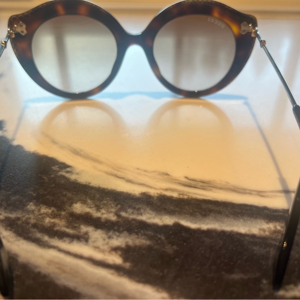 Gucci Rare Brown Sunglasses with Crystal Details - Picture 6 of 7